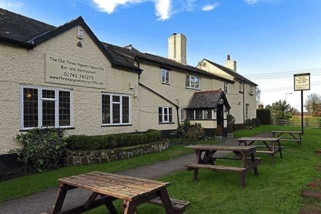 The Old Three Pigeons Apartment Nesscliffe Exterior foto